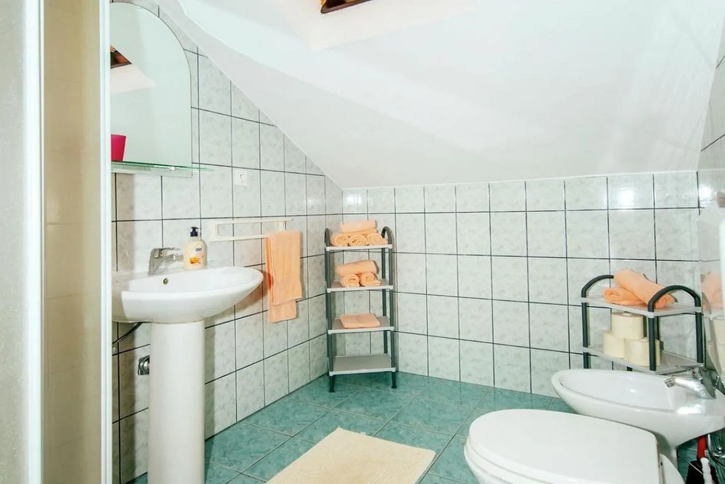 Apartment Nada بيتريتْشاني